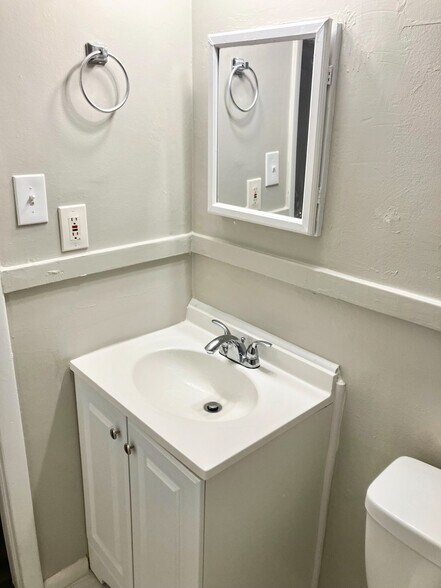 More Photos Of 3552 Morrison Rd, Denver Apartments For Sale