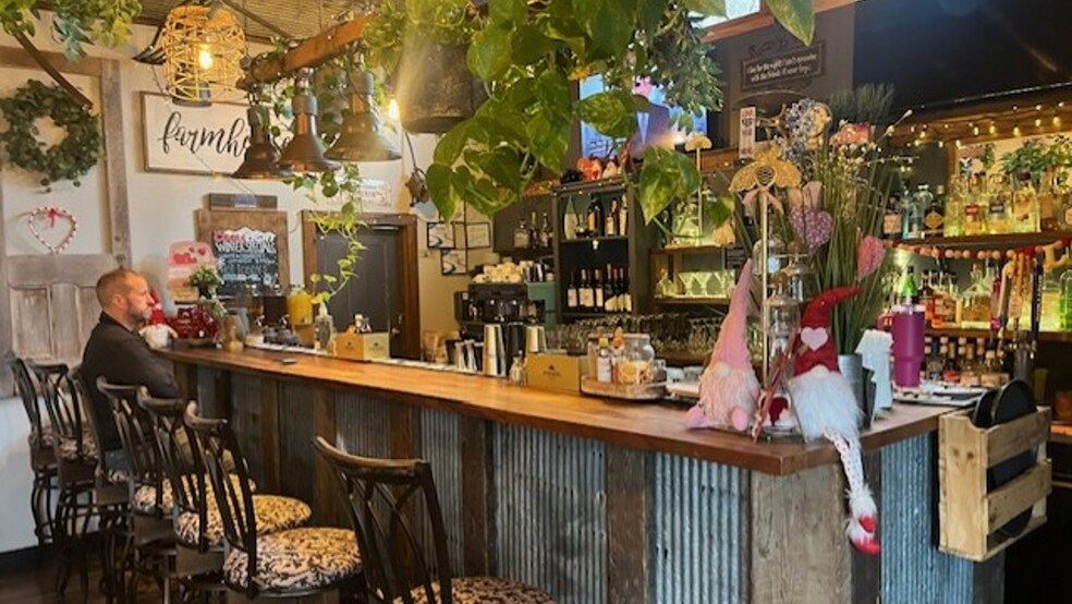 More Photos Of 216 Woodside Ave, Newton Restaurant For Sale