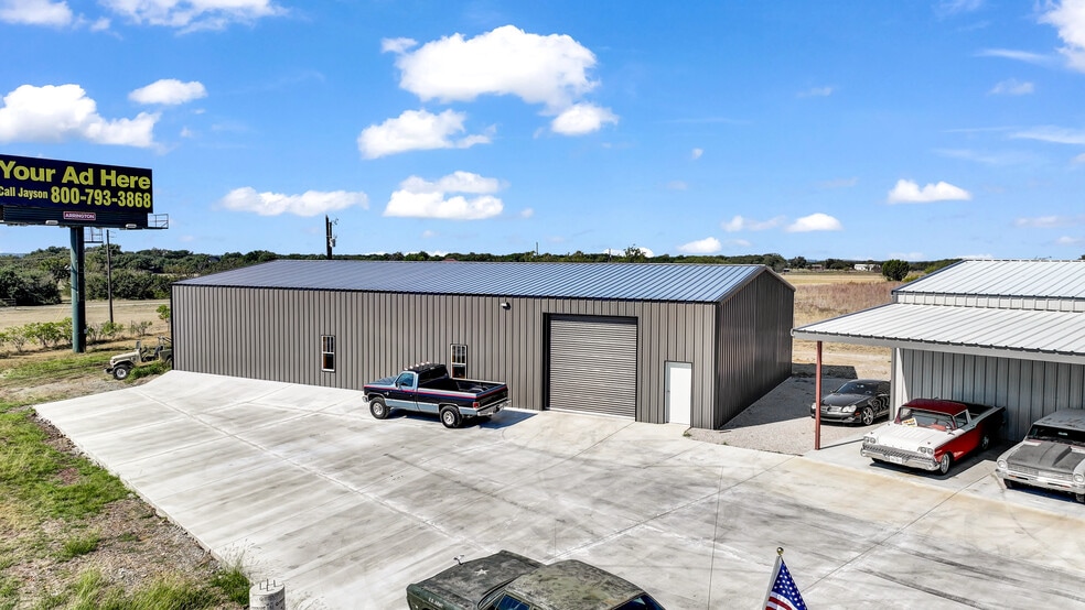 More Photos Of 5989 N FM 51, Weatherford Showroom For Sale