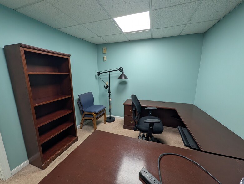 More Photos Of 42 Dover Point Rd, Dover Office For Lease
