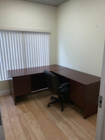 More Photos Of 3831 Tyrone Blvd N, Saint Petersburg Office For Lease