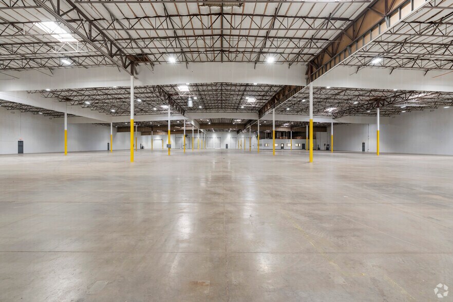 More Photos Of 4643 Aircenter Cir, Reno Manufacturing For Lease