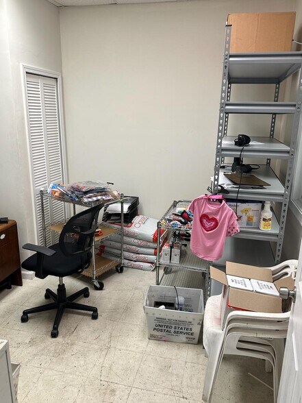 More Photos Of 5521 Blanding Blvd, Jacksonville Warehouse For Sale