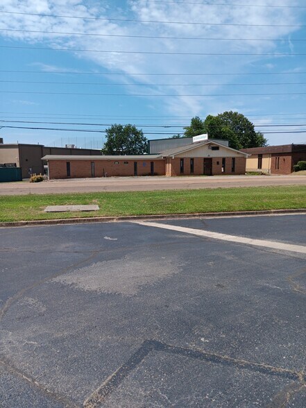 1017 Old Monrovia Rd NW