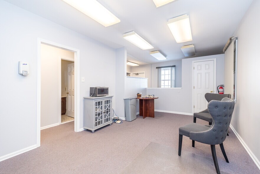 More Photos Of 301 S Main St, Doylestown Medical For Sale