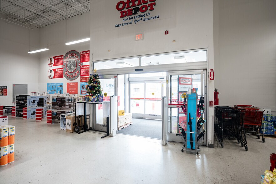 More Photos Of 1737 S Staples St, Corpus Christi Freestanding For Sale