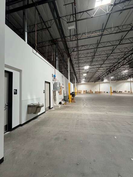 More Photos Of 2115 S 11th Ave, Phoenix Warehouse For Lease