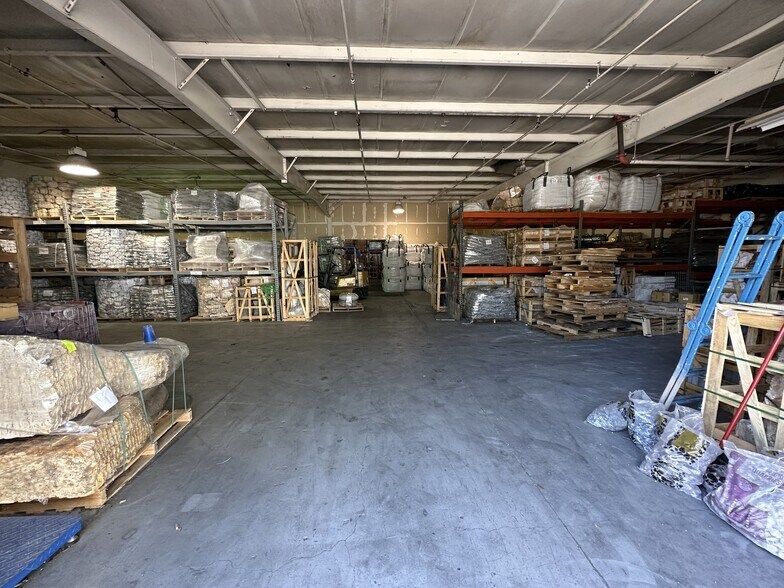 More Photos Of 6205 31st St E, Bradenton Warehouse For Lease