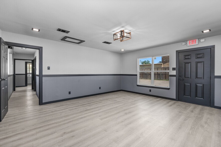 More Photos Of , McAllen General Retail For Sale