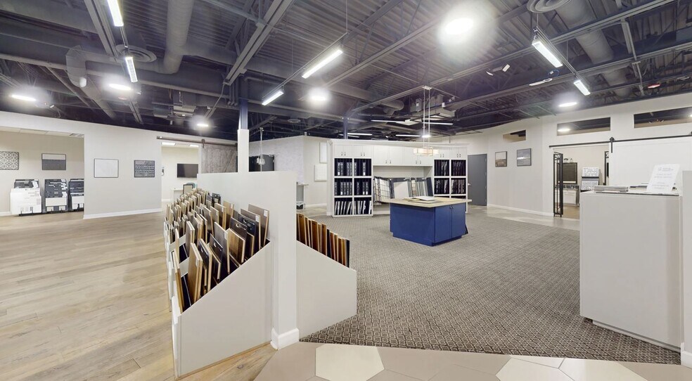 More Photos Of 4323 E Cotton Center Blvd, Phoenix Light Manufacturing For Lease