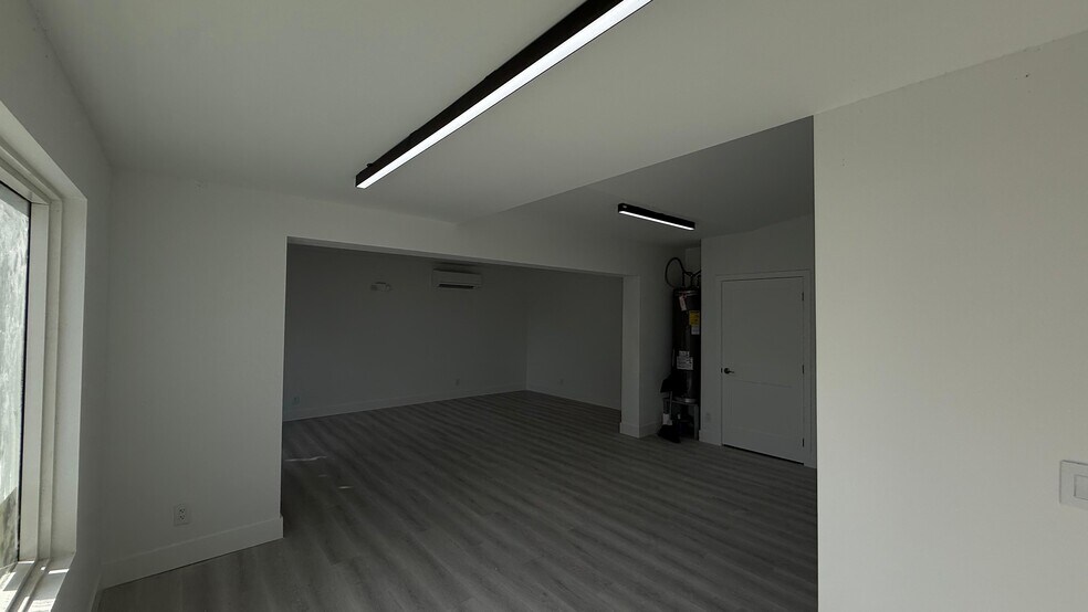 More Photos Of 7061 Taft St, Hollywood Medical For Sale