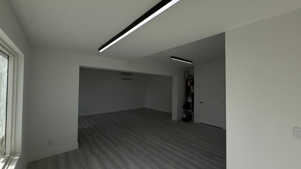 More Photos Of 7061 Taft St, Hollywood Medical For Sale