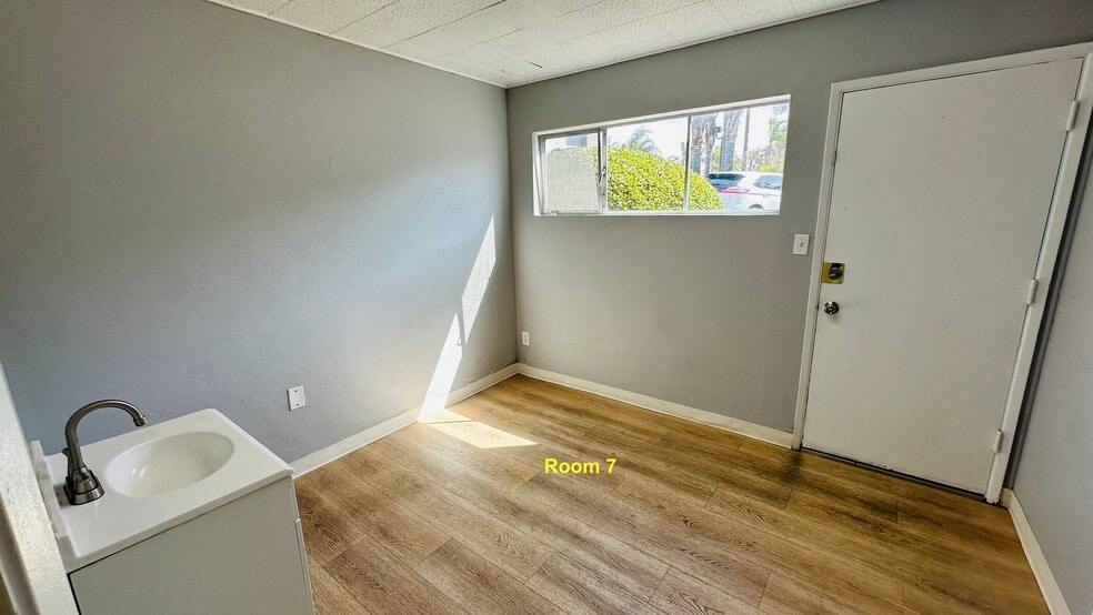 More Photos Of 4747 Mission Blvd, San Diego Medical For Lease