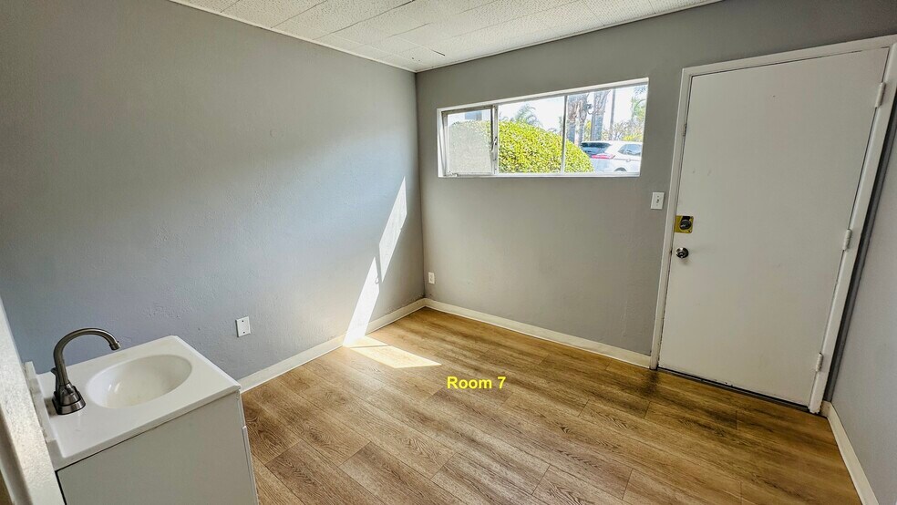 More Photos Of 4747 Mission Blvd, San Diego Medical For Lease