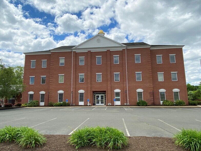 More Photos Of 1645 Ellington Rd, South Windsor Medical For Lease