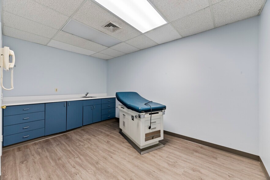 More Photos Of F1 Brier Hill Ct, East Brunswick Office For Sale