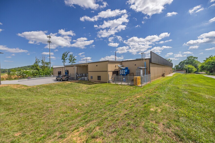 More Photos Of 75 Old Shoals Rd, Arden Industrial For Lease