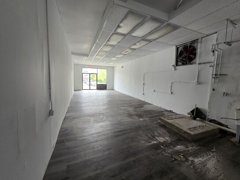 More Photos Of 88 Main St, Madison Freestanding For Sale