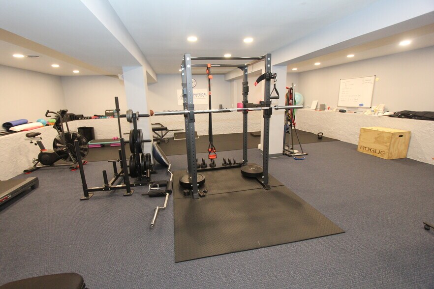 More Photos Of 1225 Atlantic Ave, Rochester Office For Lease