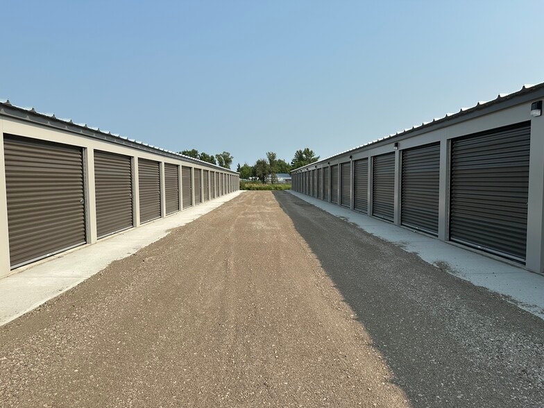 Primary Photo Of 3901 Main ave, Brookings Self Storage For Lease
