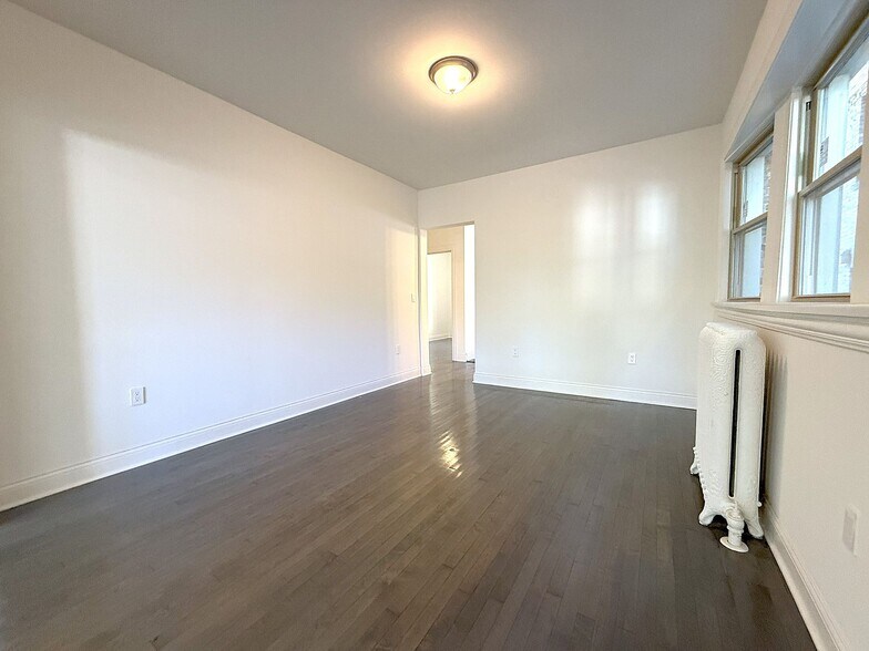 More Photos Of 2905 N Bartlett Ave, Milwaukee Apartments For Sale