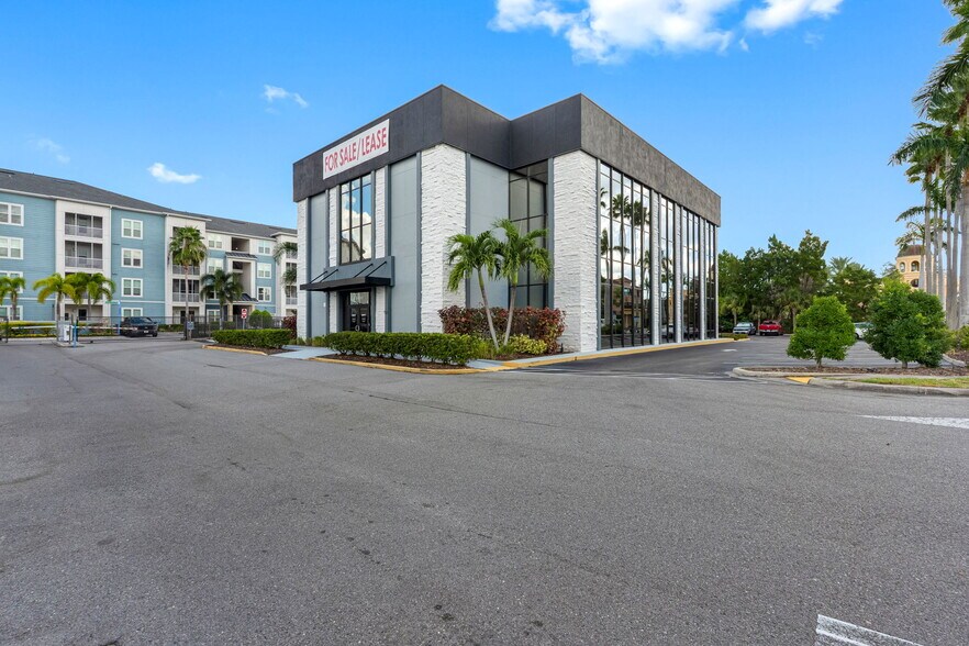 More Photos Of 18401 US Highway 19 N, Clearwater Office For Sale