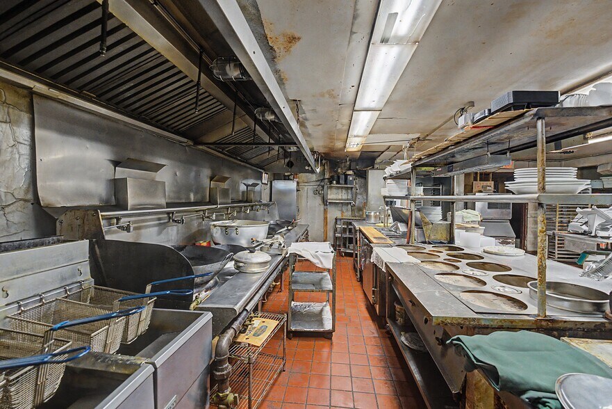 More Photos Of 504 Larkfield Rd, East Northport Restaurant For Lease