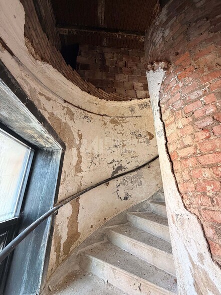 More Photos Of 328 S Main St, Akron Restaurant For Lease