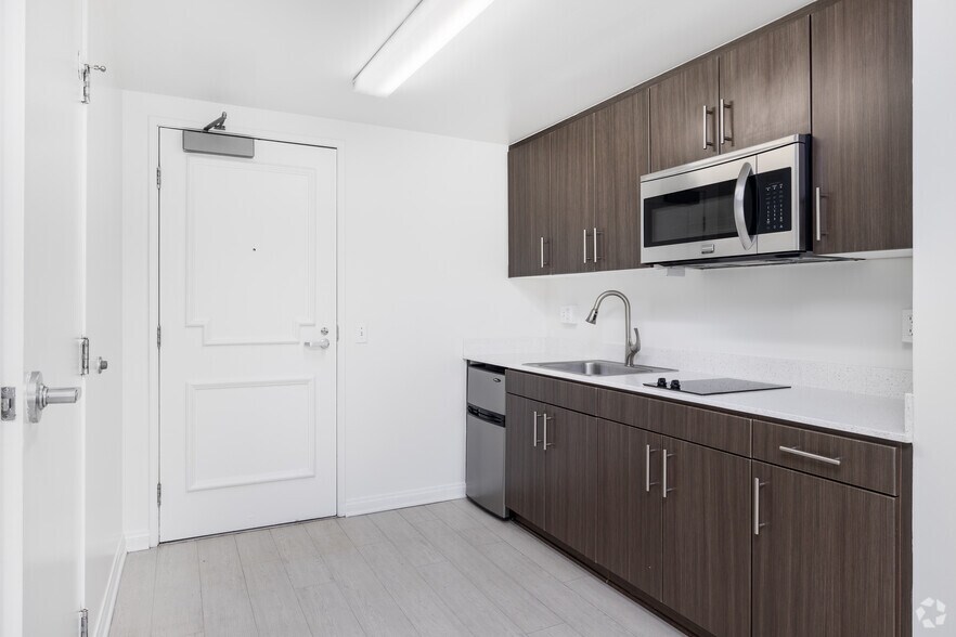 More Photos Of 1311-1313 3rd Street Prom, Santa Monica Apartments For Lease