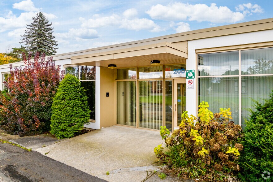 More Photos Of 200 Boul Grand N, Cowansville Warehouse For Sale