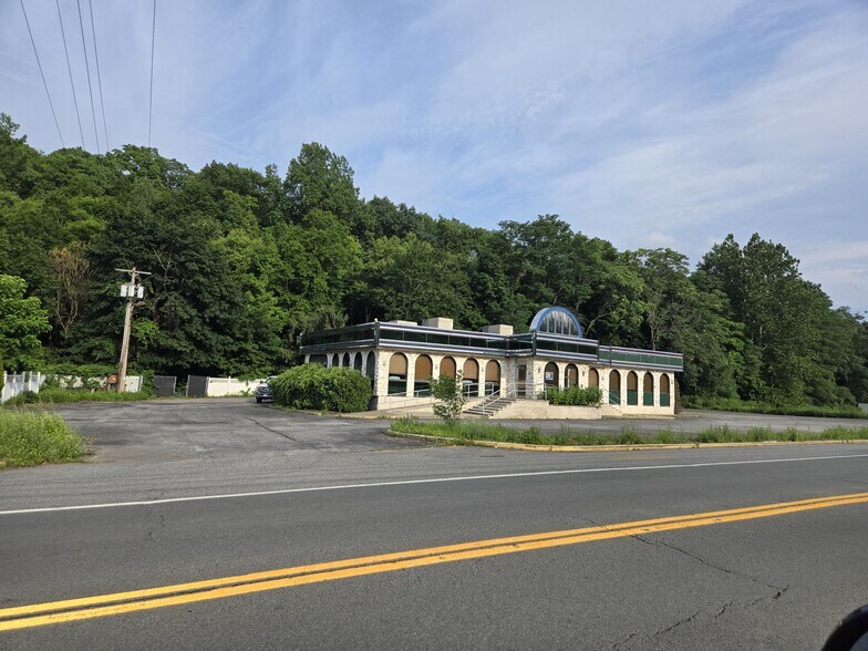 More Photos Of 5500 US Hwy 9w, Newburgh Restaurant For Sale