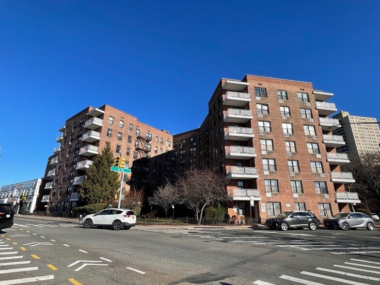 More Photos Of 10025 Queens Blvd, Forest Hills Apartments For Sale