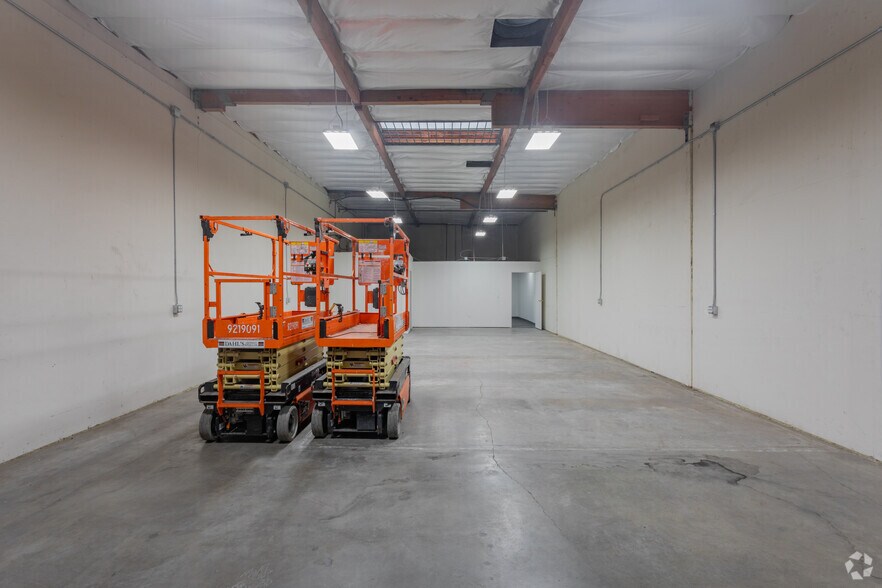 More Photos Of 30139 Industrial Pky SW, Hayward Research And Development For Lease