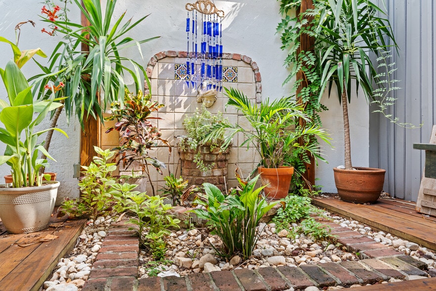More Photos Of 22 Hypolita St, Saint Augustine Restaurant For Sale