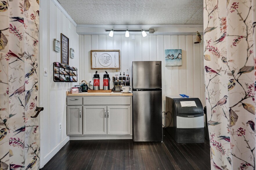 More Photos Of 24 Van Horne Ave, Tybee Island Hospitality For Sale