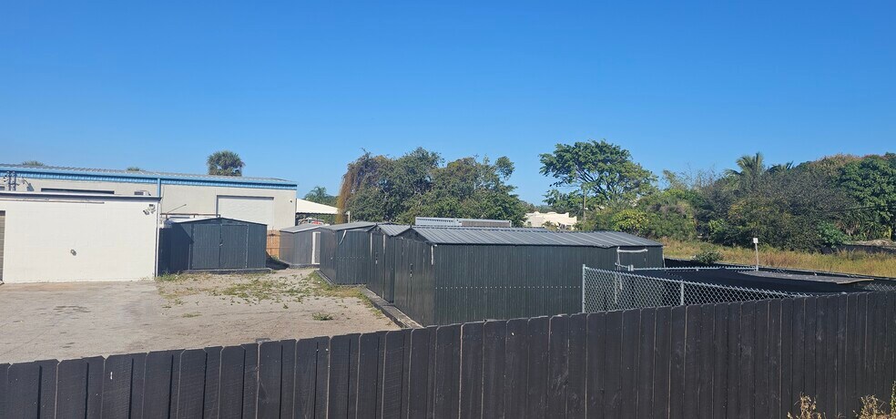 More Photos Of 211 SE 9th Ave, Boynton Beach Light Manufacturing For Lease