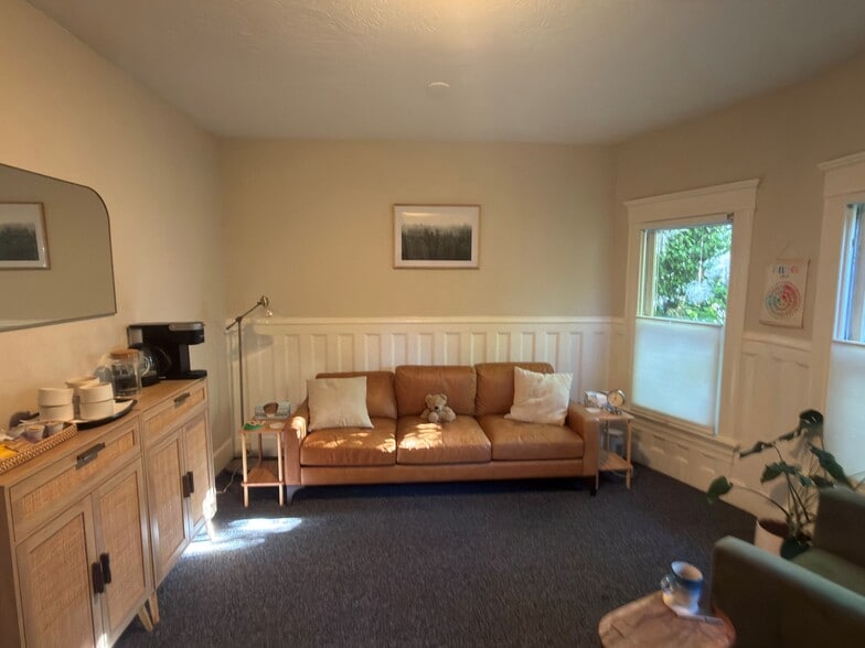 More Photos Of 292 W 12th Ave, Eugene Office For Sale