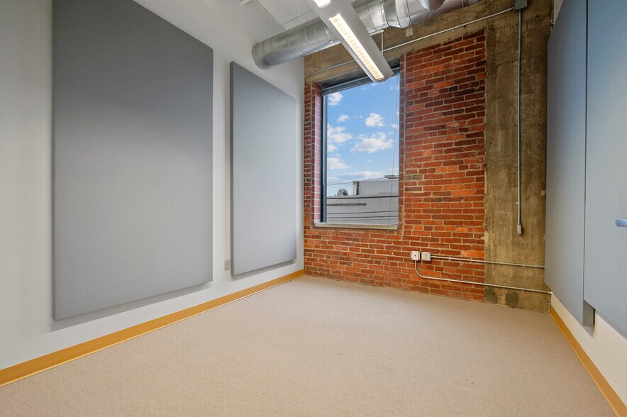 More Photos Of 2828-2840 Liberty Ave, Pittsburgh Office For Lease