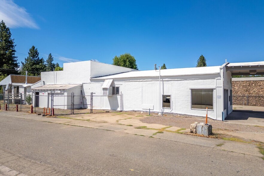 More Photos Of 37087 Main St, Burney Showroom For Sale