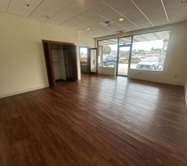 More Photos Of 3813-3833 S 108th St, Greenfield General Retail For Lease