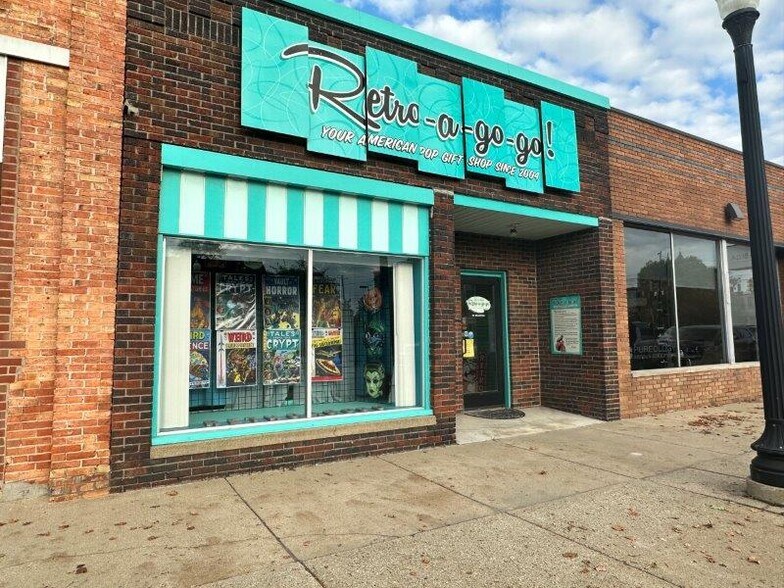 Primary Photo Of 214 S Michigan Ave, Howell Storefront For Lease