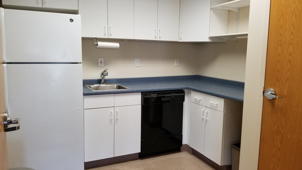 More Photos Of 303 Worcester Rd, Framingham Unknown For Lease