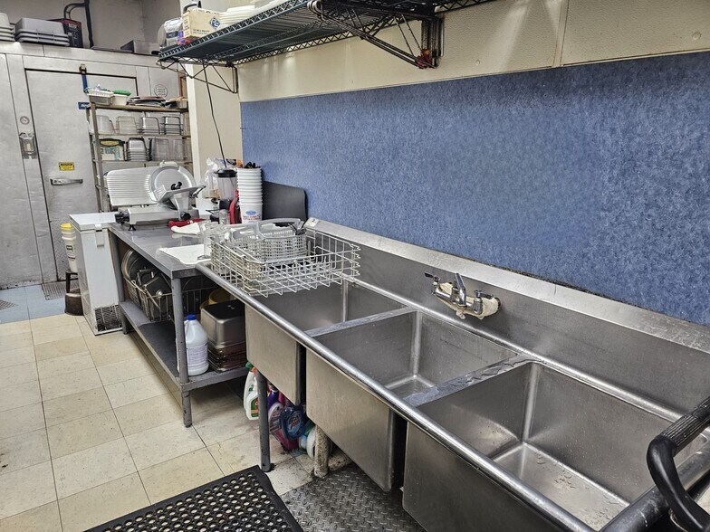 More Photos Of 2667 Erie Dr, Weedsport Restaurant For Sale