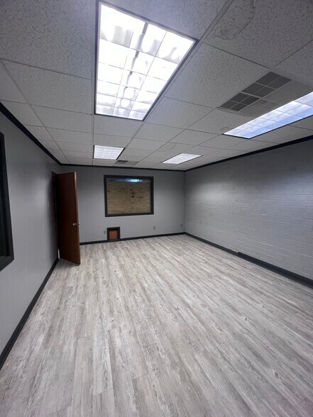 More Photos Of 708 N William St, Goldsboro Light Manufacturing For Lease