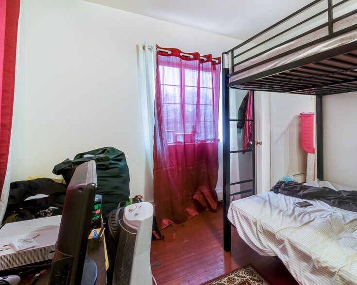 More Photos Of 89-06-89-08 S Conduit Ave, Howard Beach Apartments For Sale