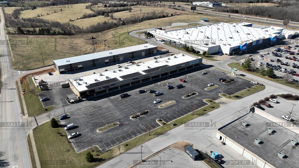 More Photos Of 1866 20th, Ozark Industrial For Lease