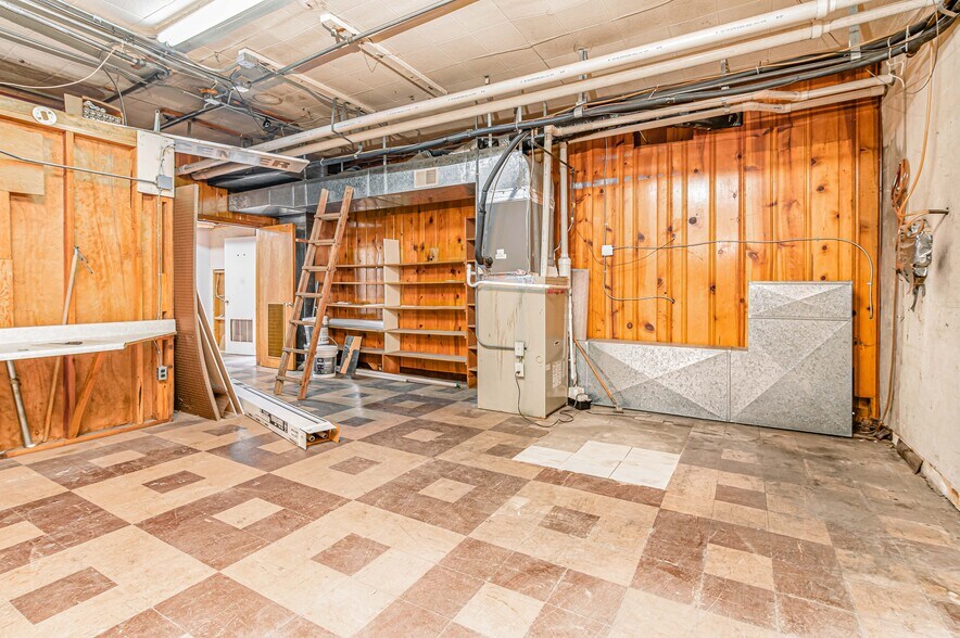 More Photos Of 1003 E Jackson Blvd, Jonesborough General Retail For Sale