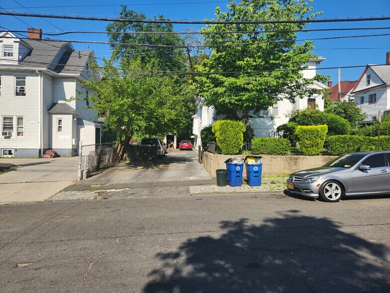 More Photos Of 46 N Fulton Ave, Mount Vernon Apartments For Sale