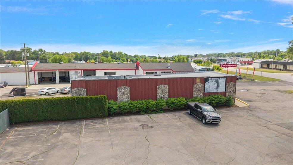 More Photos Of 1357 S Gratiot Ave, Clinton Township Showroom For Sale