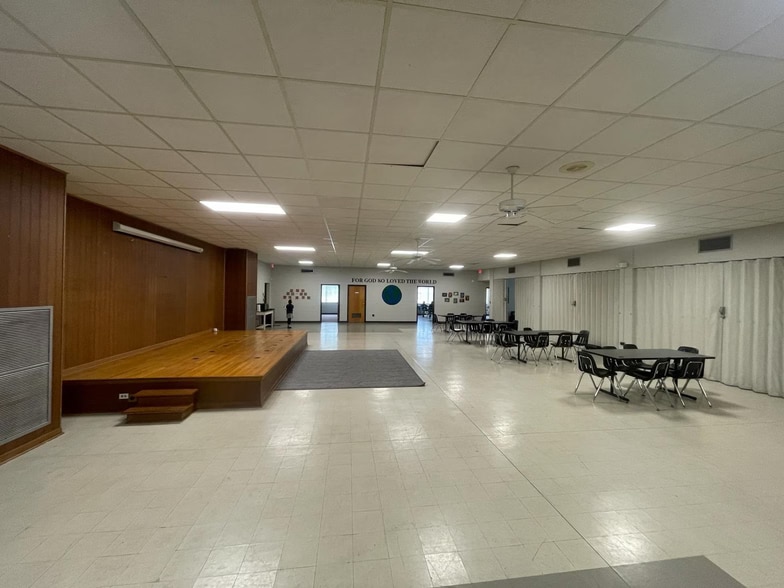 More Photos Of 309 Tibet Ave, Savannah Specialty For Sale